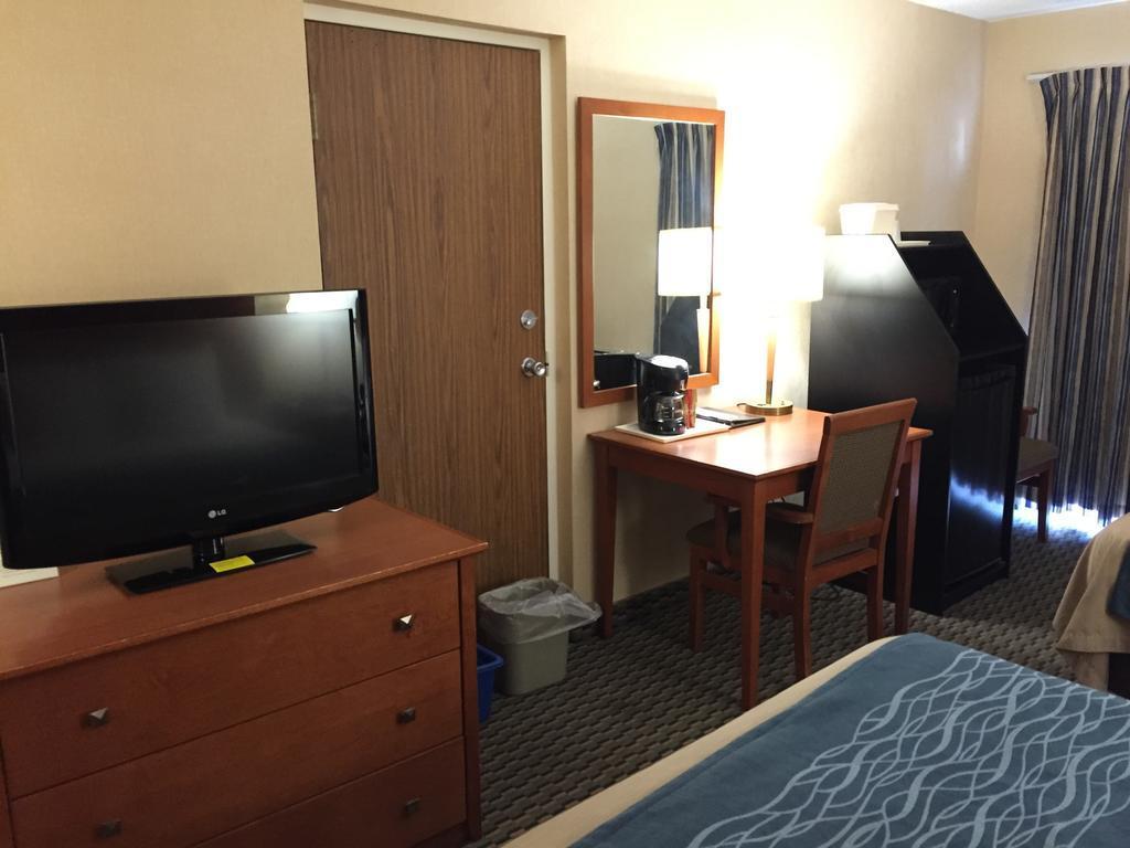 Comfort Inn Airport West Mississauga Extérieur photo